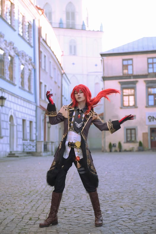 10 Best Genshin Impact Cosplay on the Internet 5 Diluc - The Darknight Hero (By Cosplay King)