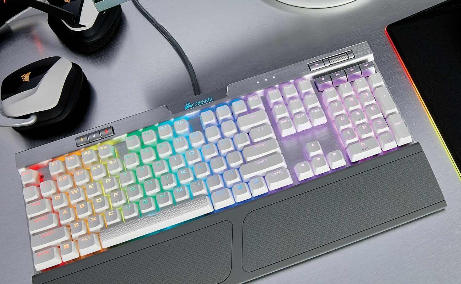 Corsair K70 RGB MK.2 SE Mechanical Rapidfire Gaming Keyboard Corsair K70 RGB MK.2 SE Mechanical Rapidfire Gaming Keyboard